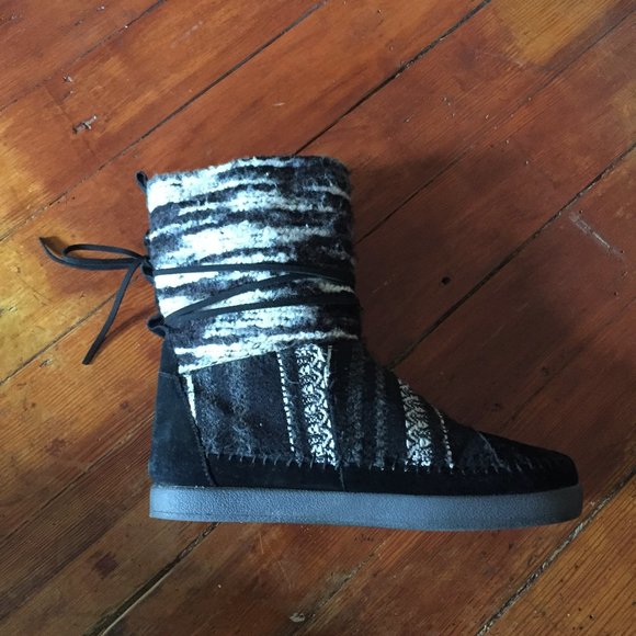 TOMS Nepal Boots - Picture 11 of 15